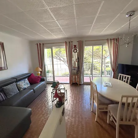 Apartament Grand 2 Pieces En Bord De Avec Terrasse Et Vue Sur - Fr-1-837-17