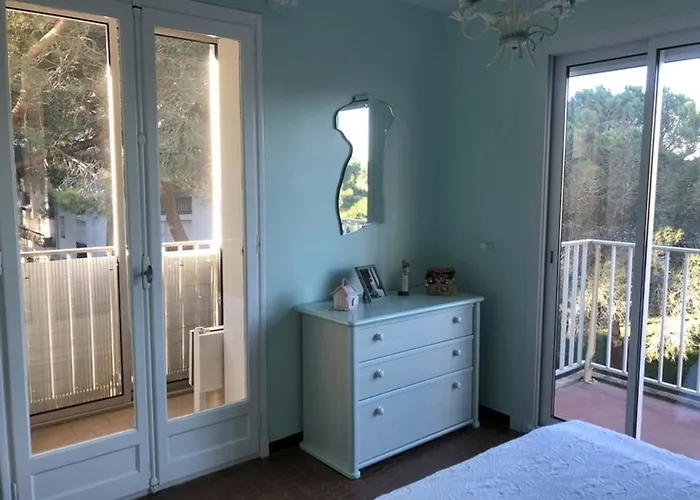 Grand 2 Pieces En Bord De Avec Terrasse Et Vue Sur - Fr-1-837-17 דירה